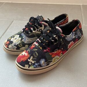 Vans Unisex Black Floral Low Top Sneakers